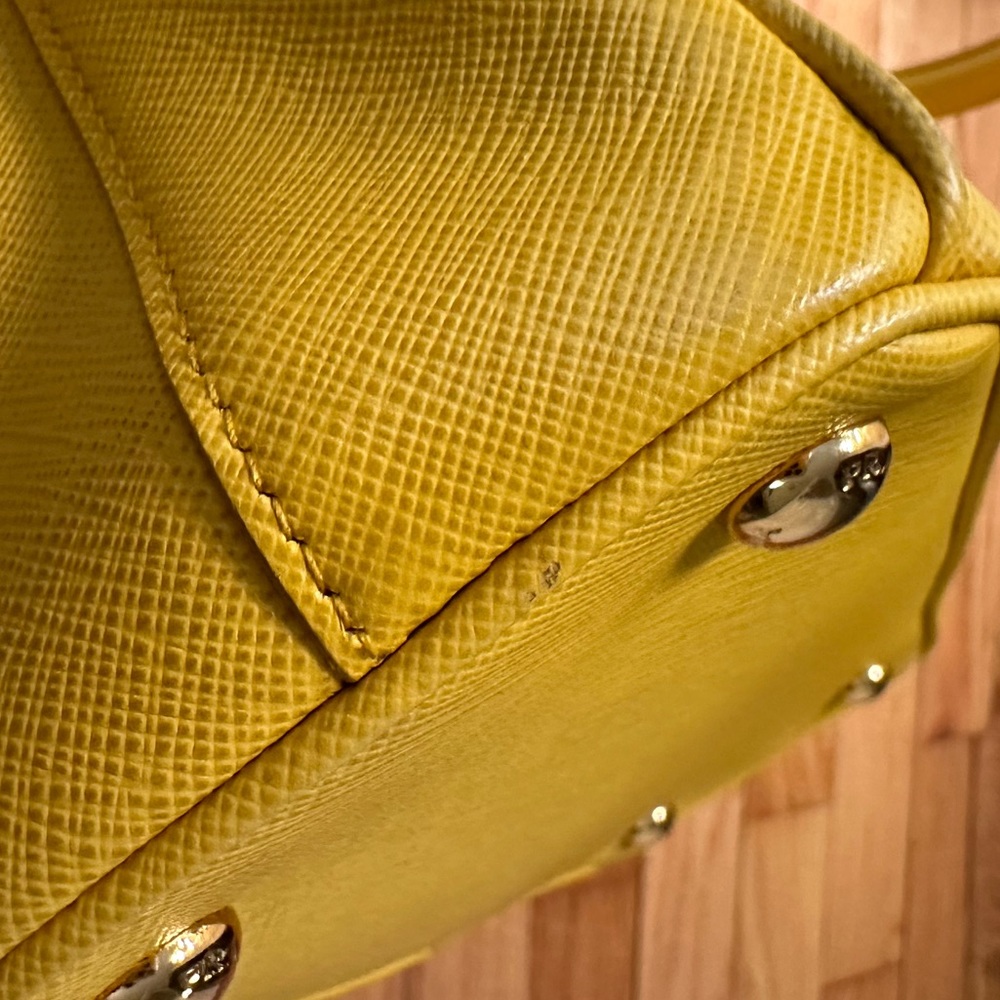 Prada Galleria Saffiano leather small-bag in Yellow - Picture 11 of 16